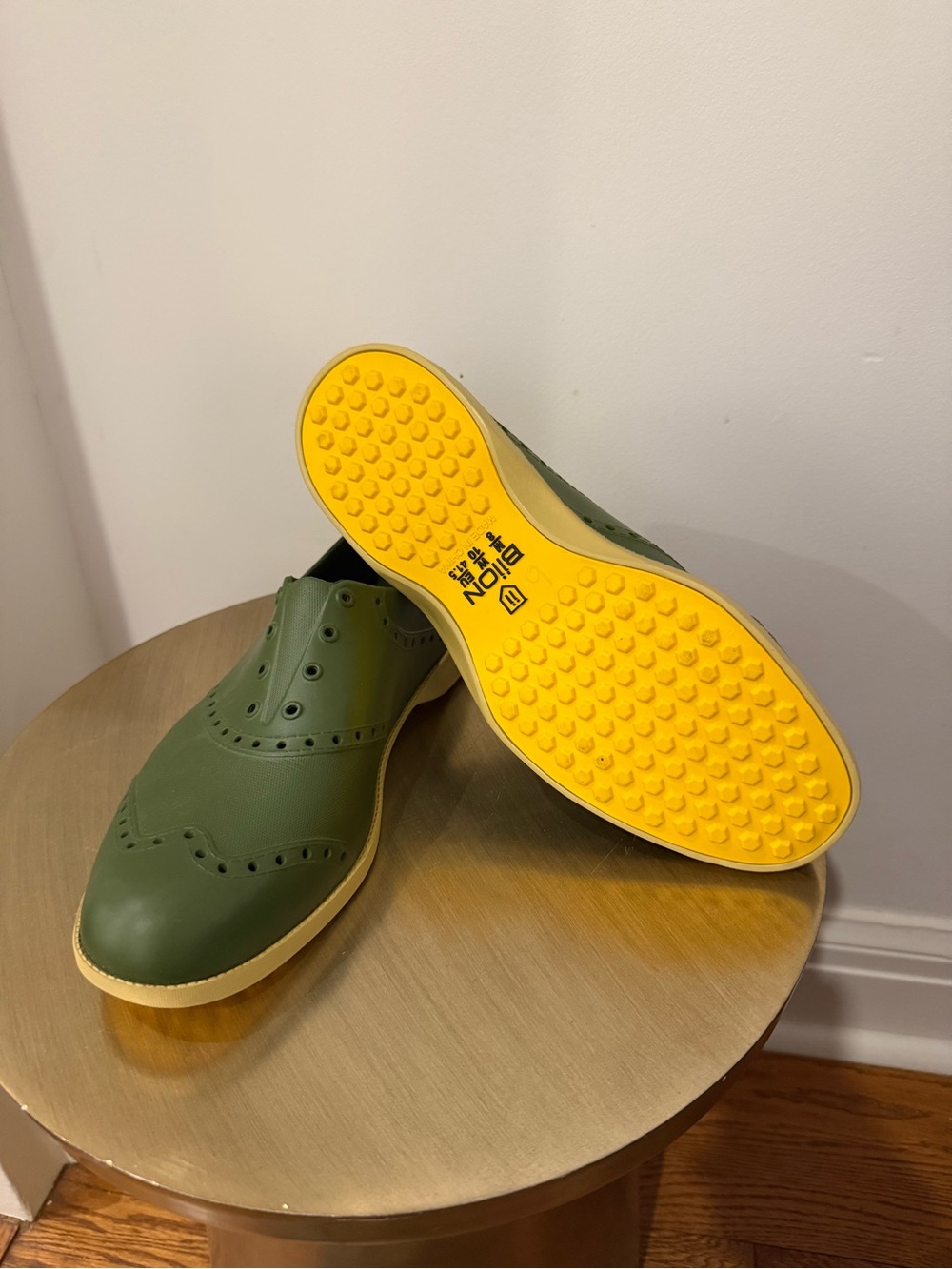 Biion Spikeless Oxford Wingtip Golf Shoes / Size mens 8.5/Womens 10.5 NWOT